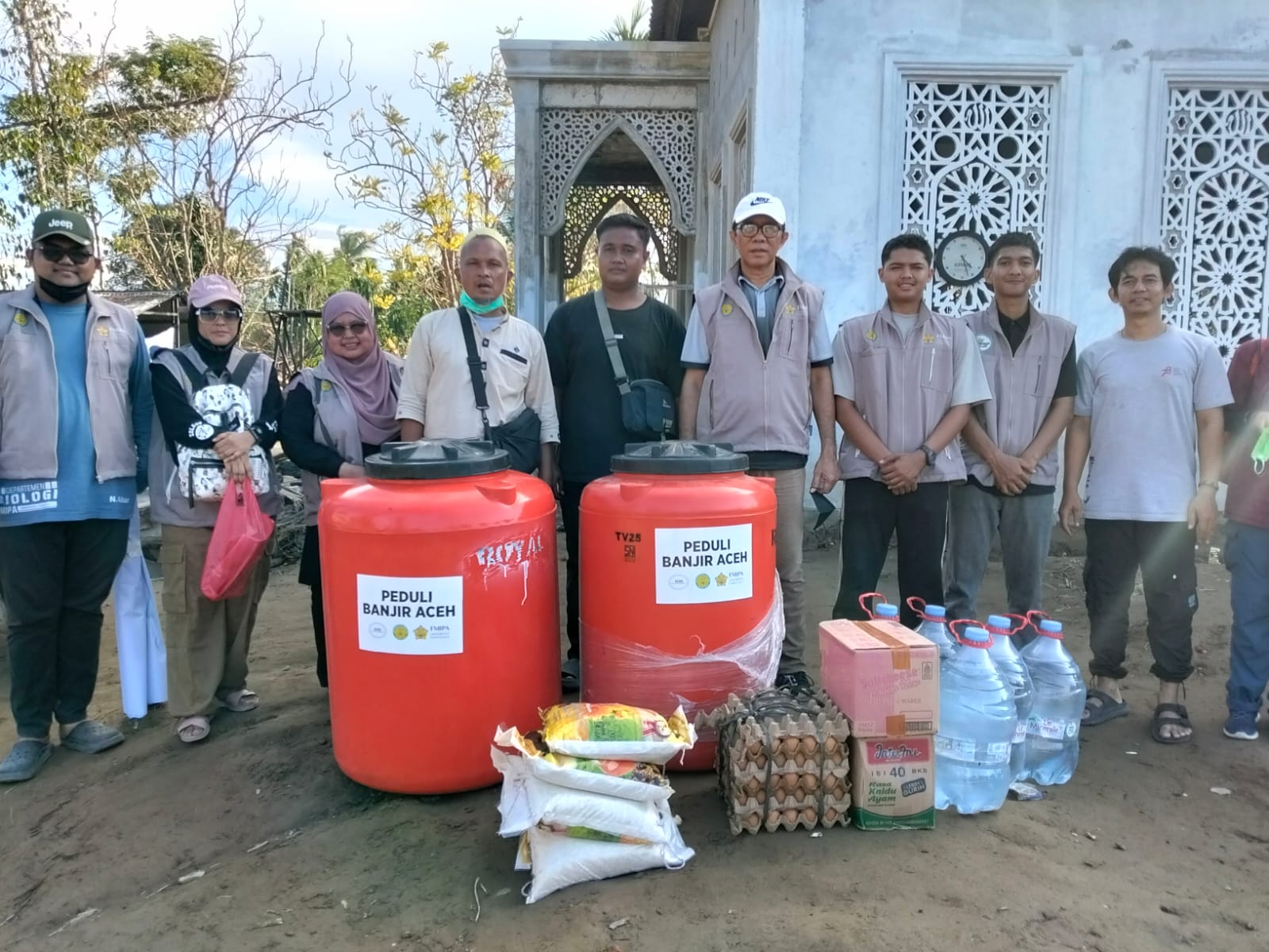 Konsorsium Biologi Indonesia (KOBI) Salurkan Bantuan Kemanusiaan bagi Korban Banjir di Aceh, Sumatera Barat, dan Sumatera Utara